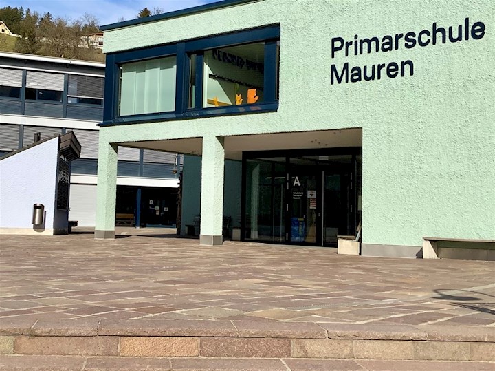 Eingang Primarschule Mauren