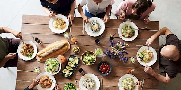 group-of-people-eating-together-3184195.jpg