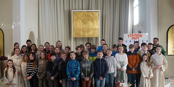 Gruppenbild-Vorstellung-Firmlinge-2024-Mauren.JPG