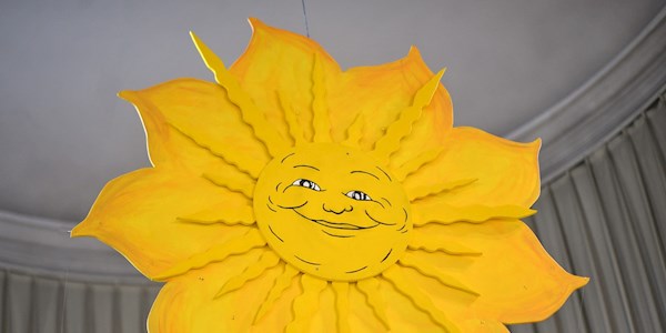 Sonne-im-Altarraum.jpg