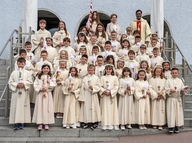 Erstkommunion-2025-Gruppenbild.jpg