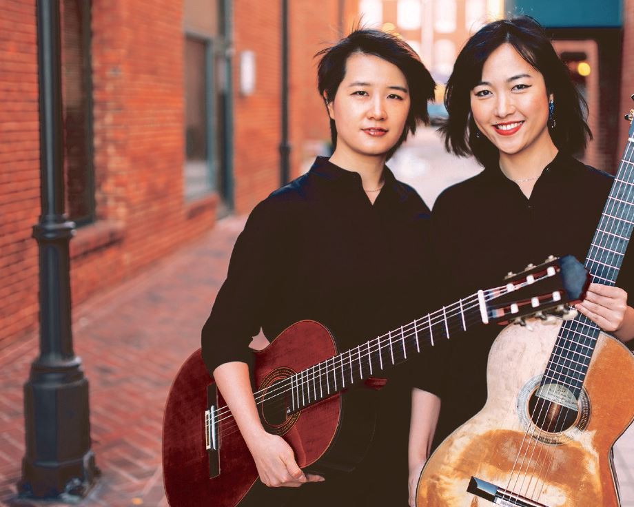 Meng Shu und Yameng Wang aus China bilden das "Beijing Guitar Duo", das weltweit mit seiner Kunstfertigkeit begeistert. Am 9. Juli spielen sie in der Pfarrkirche Mauren.